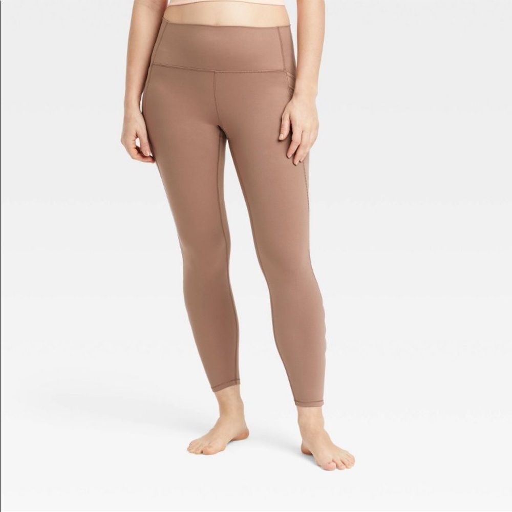 🆕 Women's High-Rise Flex Keyhole 7/8 Leggings - All in Motion™ - Picture 3 of 6